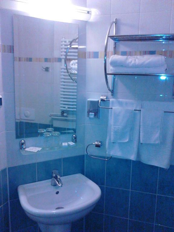 Hotel Iasicon Lacu Rosu Camera foto