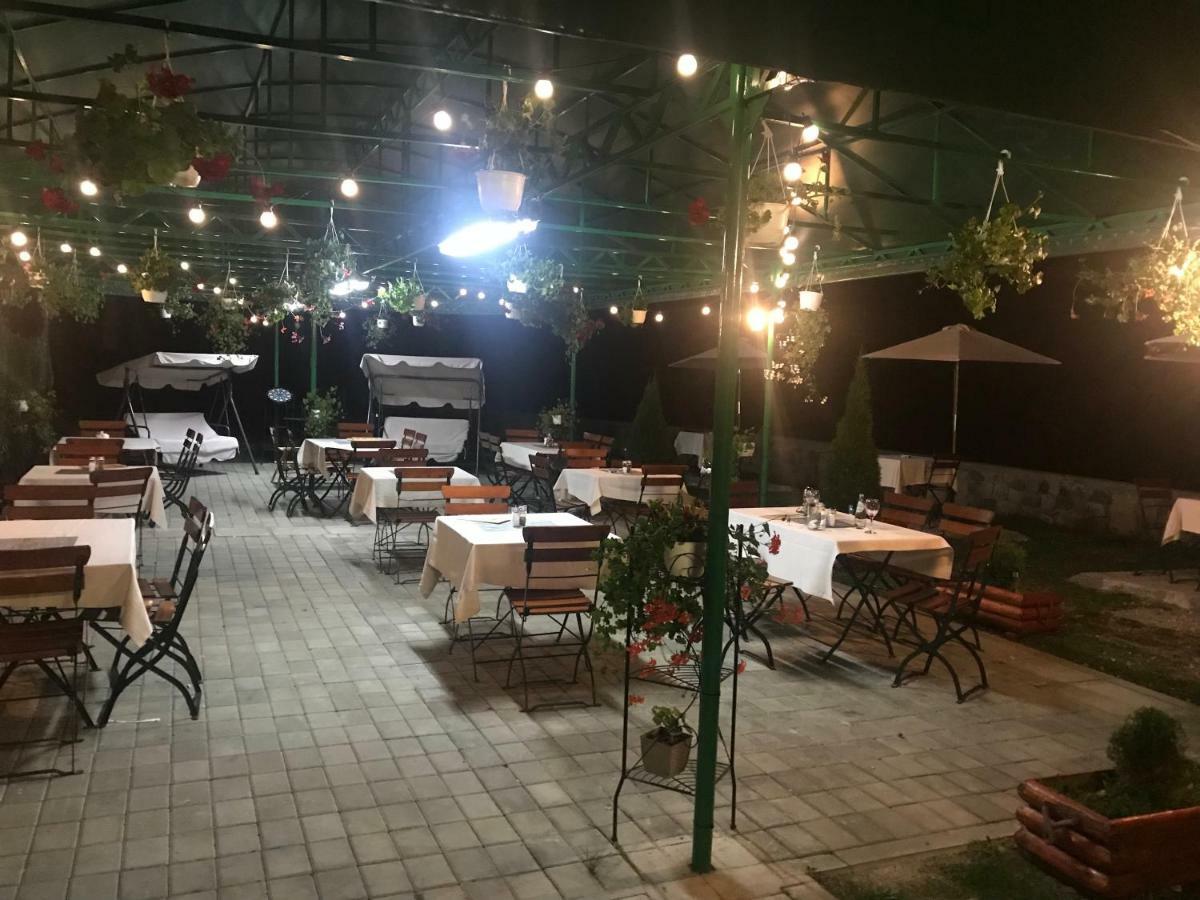 Hotel Iasicon Lacu Rosu Esterno foto