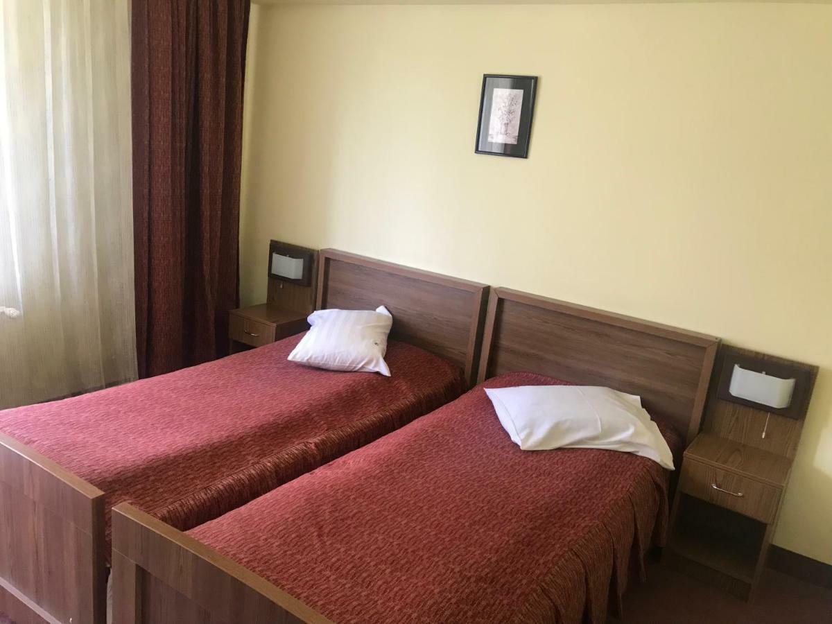 Hotel Iasicon Lacu Rosu Esterno foto