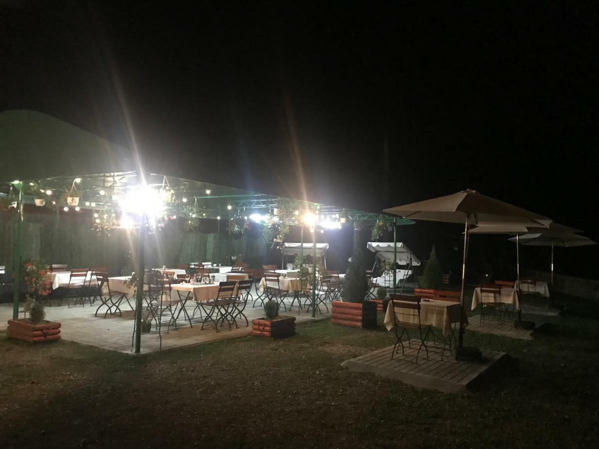 Hotel Iasicon Lacu Rosu Esterno foto